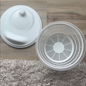 Salad Spinner - Smoke free - retail 29.99